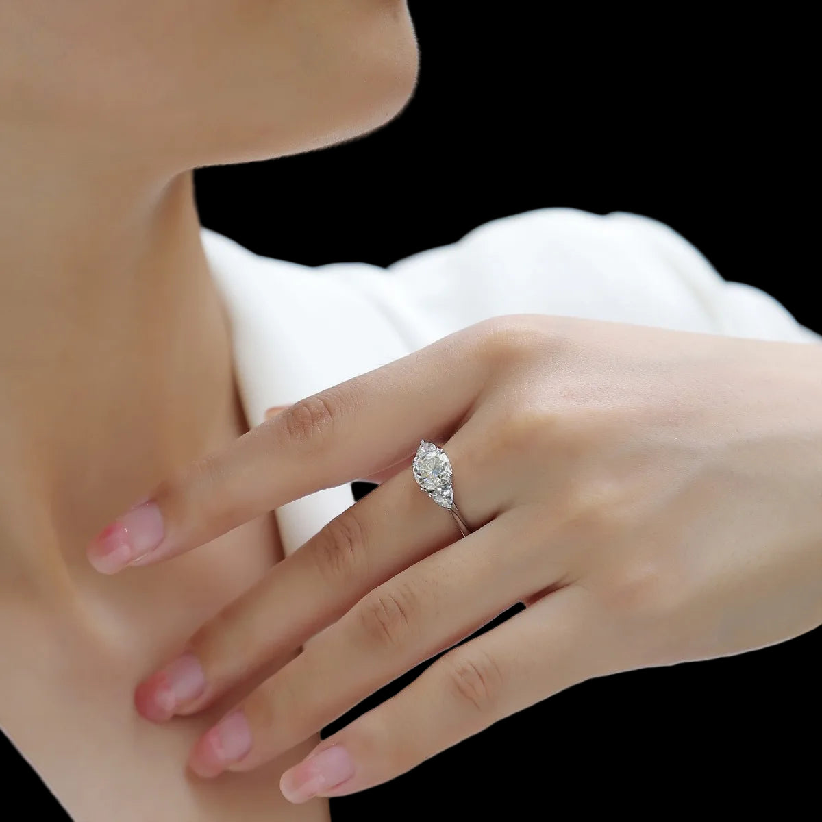 Wedding Ring - D-Color - Moissanite