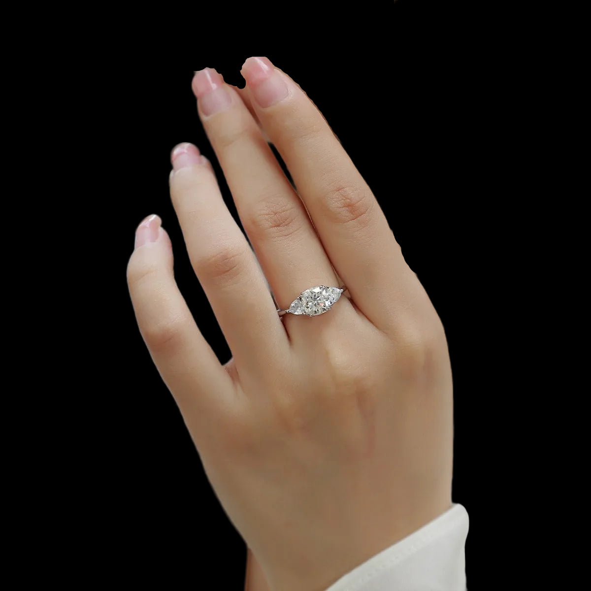 Wedding Ring - D-Color - Moissanite